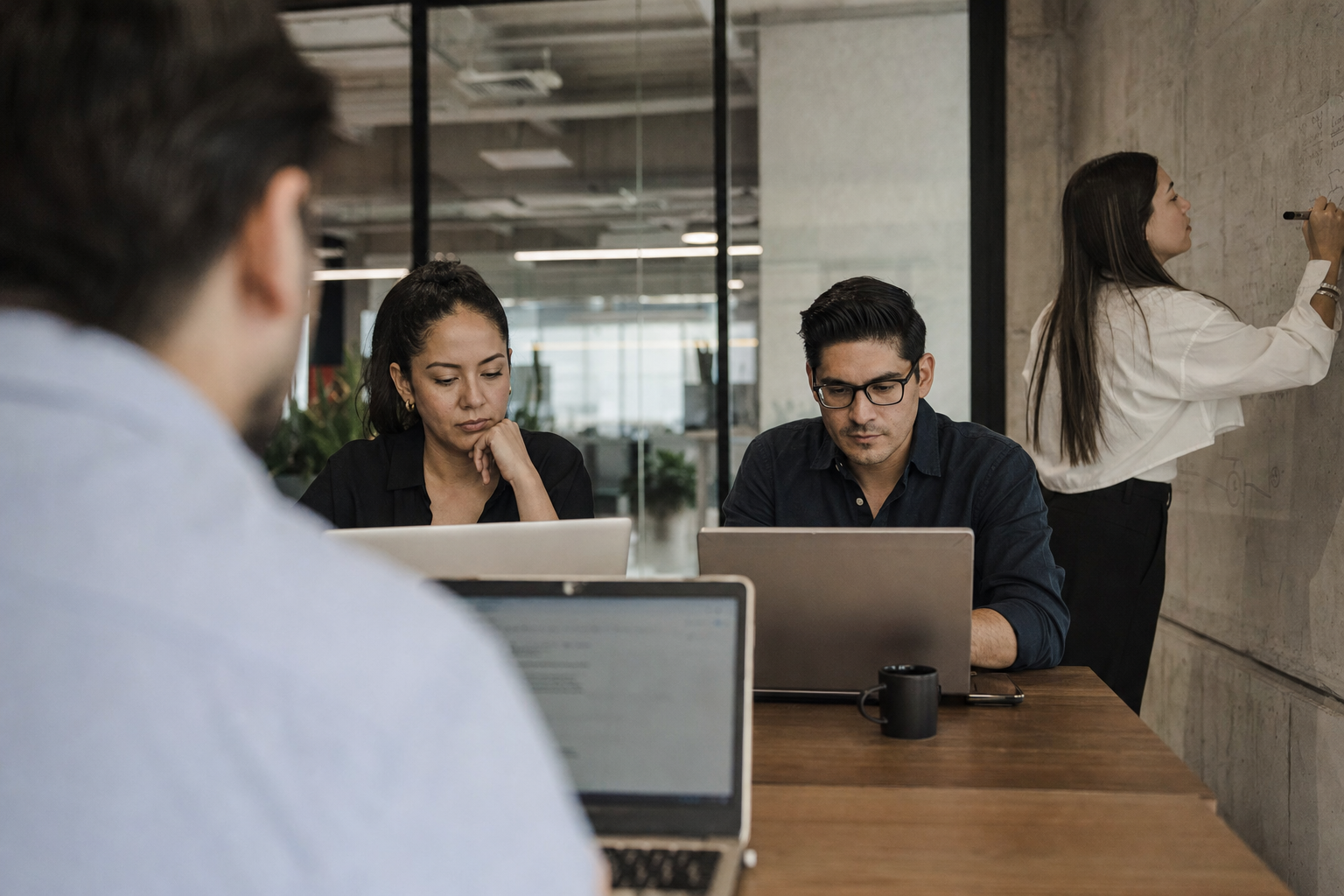 Desafíos Comunes al Usar IA para Contenido LMS en México